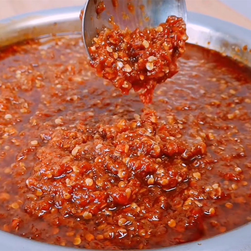 Garlic chili sauce